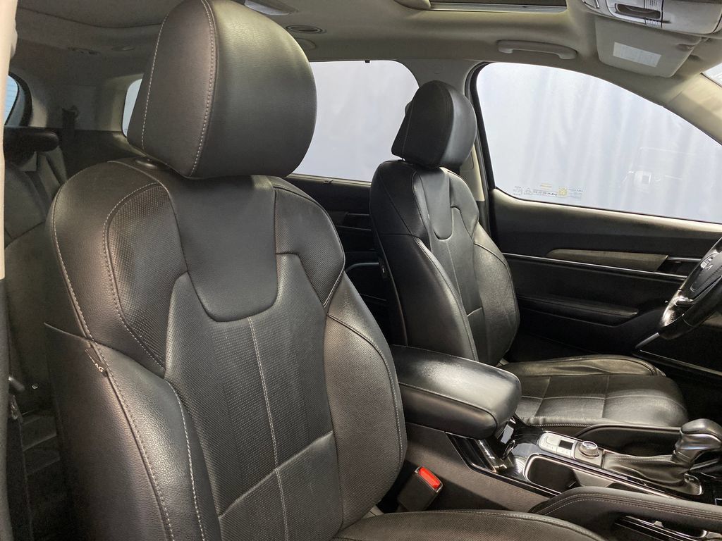 Used 2022 Kia Telluride SX w/ Nightfall Edition Package AWD/4WD image 39