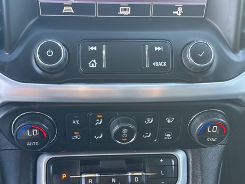 Used 2023 GMC Acadia SLT w/ Elevation Edition image 20