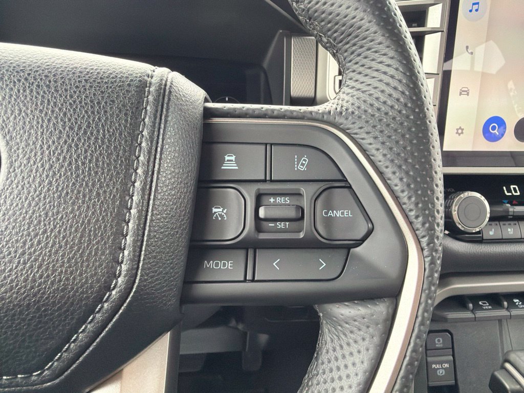 Used 2025 Toyota Tundra Limited AWD/4WD image 29