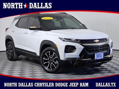 Used 2021 Chevrolet TrailBlazer ACTIV w/ Sun and Liftgate Package image 1