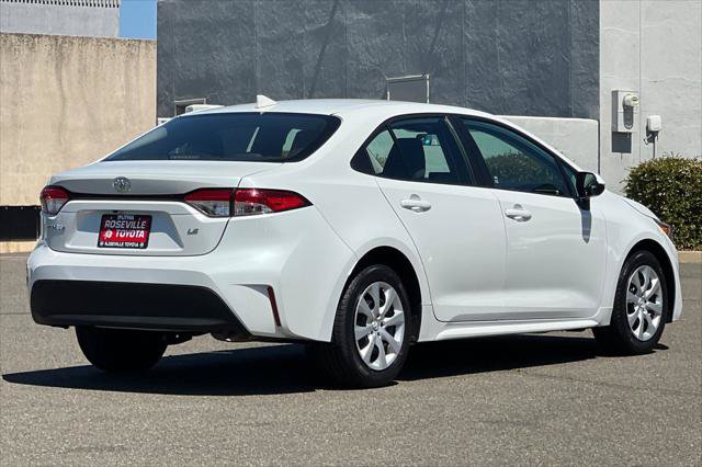 Certified 2025 Toyota Corolla LE FWD image 2