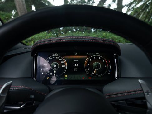 Used 2024 Aston Martin DB12 Coupe image 13