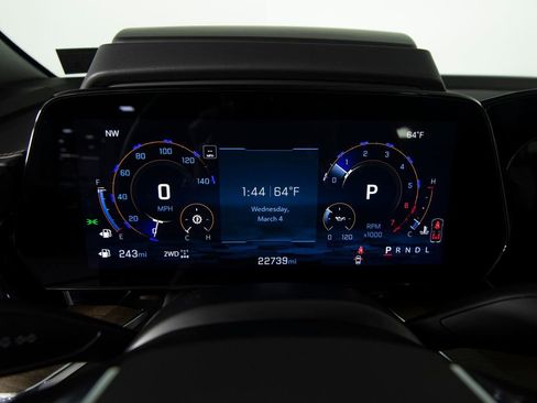 Used 2025 Chevrolet Tahoe High Country w/ Sun And Tow Package image 17