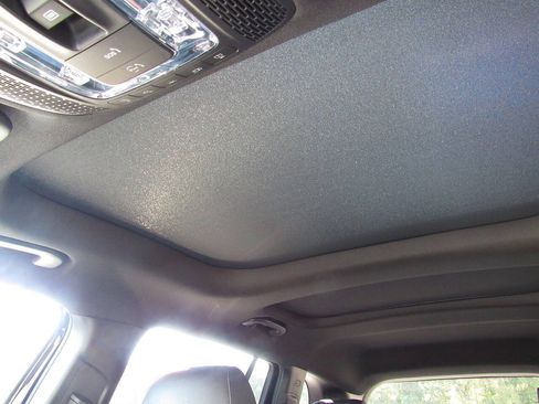 Used 2023 Mercedes-Benz GLB 250 4MATIC image 26