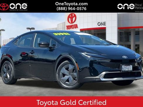Certified 2023 Toyota Prius Prime FWD image 1