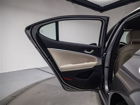 New 2026 Genesis G70 2.5T image 33