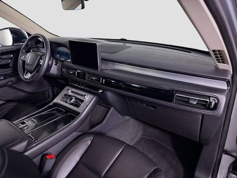 Used 2023 Lincoln Aviator AWD w/ Premium Package image 30