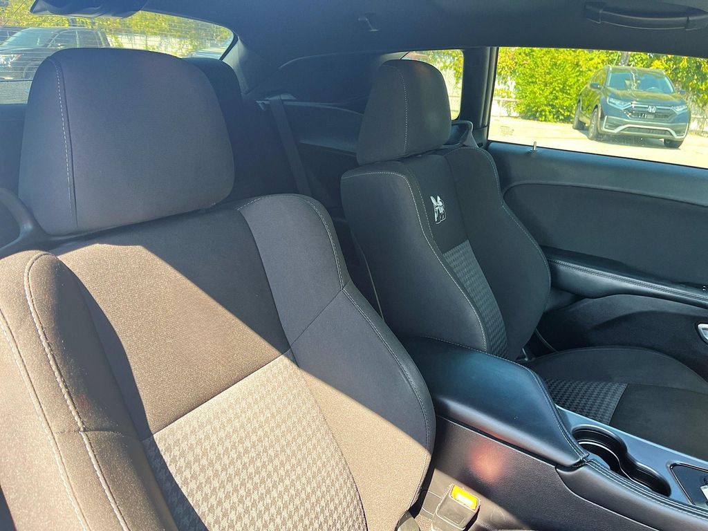 Used 2022 Dodge Challenger R/T Scat Pack RWD image 27