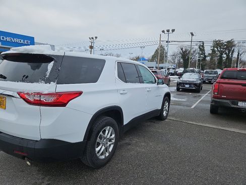 Used 2021 Chevrolet Traverse LS image 5