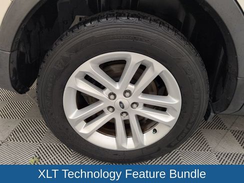 Used 2017 Ford Explorer XLT w/ Equipment Group 201A FWD image 18