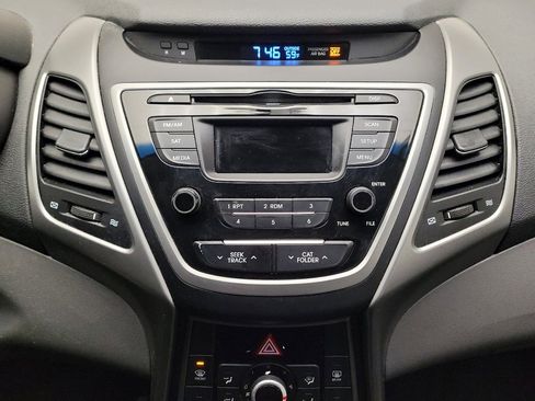 Used 2016 Hyundai Elantra SE image 25