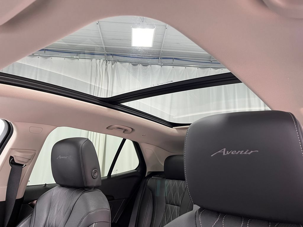 Used 2021 Buick Envision Avenir w/ Technology Package II AWD/4WD image 3