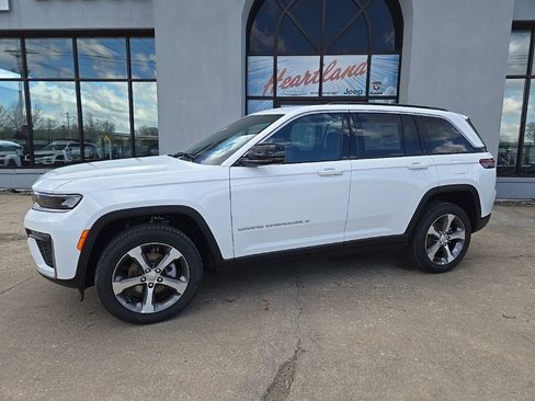 New 2026 Jeep Grand Cherokee Limited AWD/4WD image 4