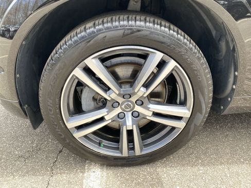 Used 2019 Volvo XC60 T6 Momentum image 11