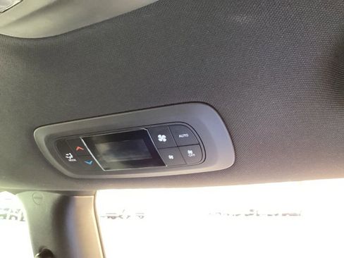 Used 2021 Chrysler Pacifica Touring-L w/ Uconnect Theater Family Group image 18