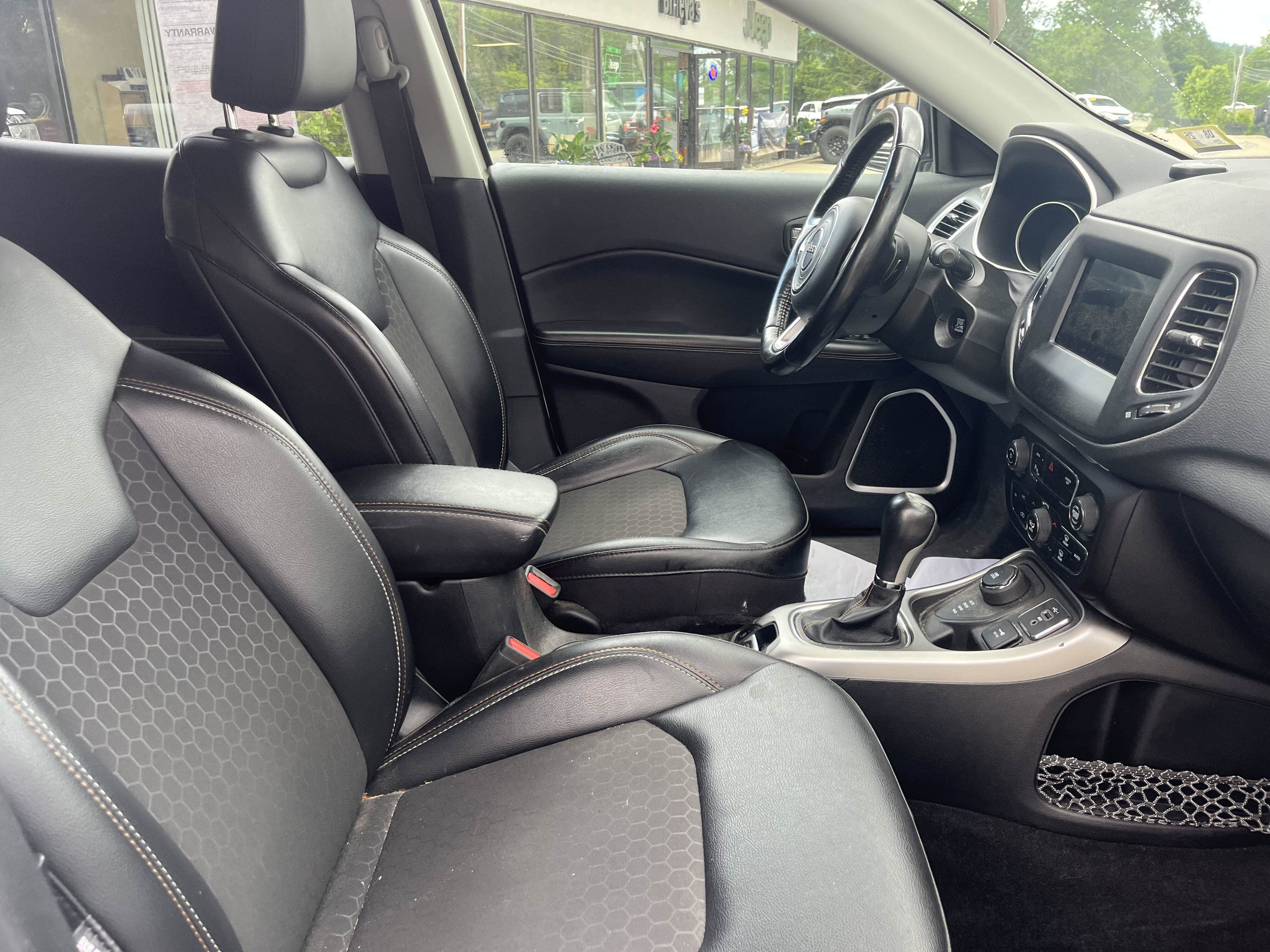 Certified 2019 Jeep Compass Latitude w/ Cold Weather Group AWD/4WD image 16
