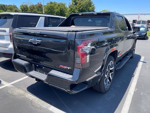 Used 2025 Chevrolet Silverado EV RST AWD/4WD image 2