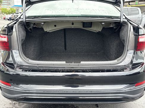 Used 2024 Volkswagen Jetta SE FWD image 7