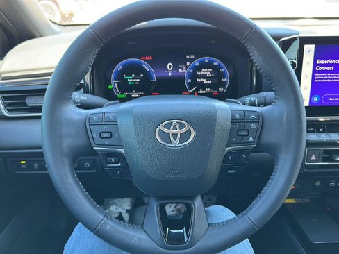 Used 2025 Toyota Camry XSE image 28