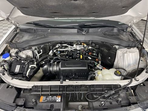 Used 2022 Ford Explorer XLT image 34