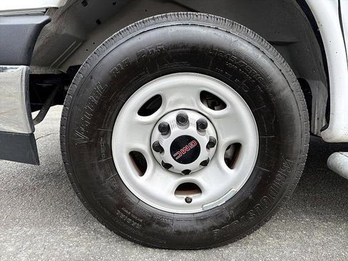 Used 2024 GMC Savana 2500 w/ Driver Convenience Package image 8