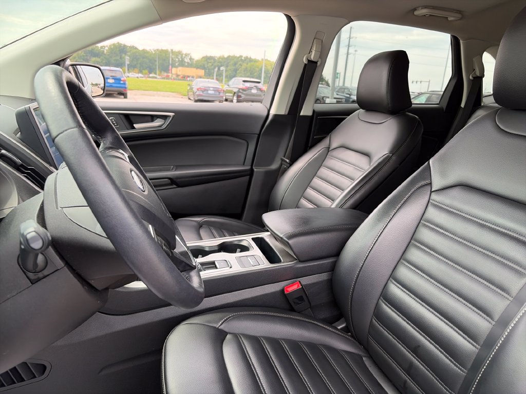 Used 2024 Ford Edge SEL w/ Convenience Package AWD/4WD image 16