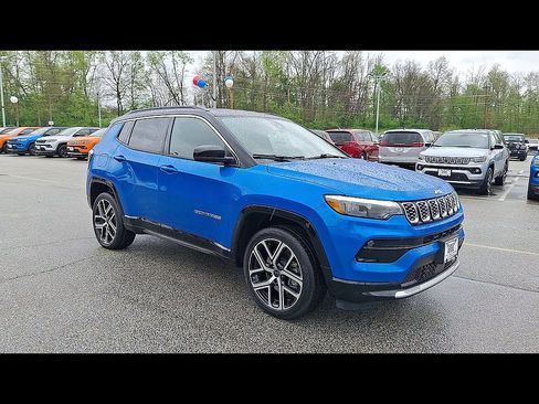 Certified 2025 Jeep Compass Limited w/ Elite Group AWD/4WD image 2