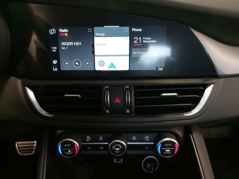 New 2025 Alfa Romeo Giulia AWD w/ Veloce Package AWD image 20