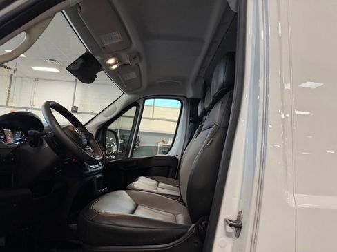 Used 2024 RAM ProMaster 2500 w/ Convenience Group image 42