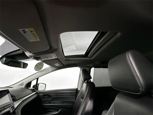 Used 2023 Honda Odyssey EX-L image 19