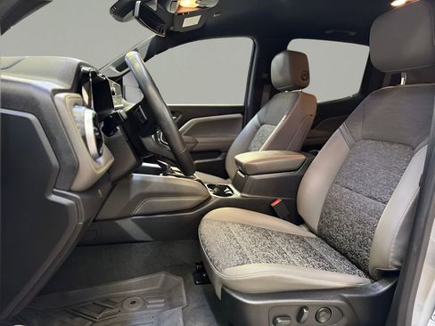 Used 2024 Chevrolet Colorado ZR2 w/ Technology Package image 15