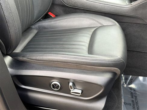 Used 2024 Maserati Grecale GT image 12