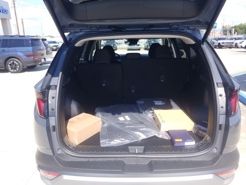 New 2026 Hyundai Tucson SEL w/ Tow & Go Package FWD image 13