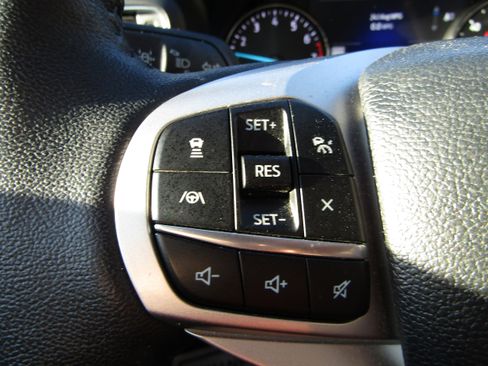 Used 2024 Ford Explorer Limited w/ Limited Technology Package image 34