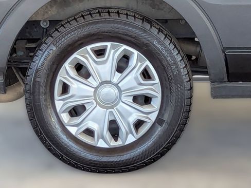 Used 2023 Ford Transit 350 XLT image 11