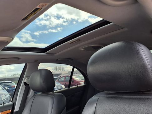 Used 2006 Mercedes-Benz E 350 Sedan w/ Premium Pkg image 17
