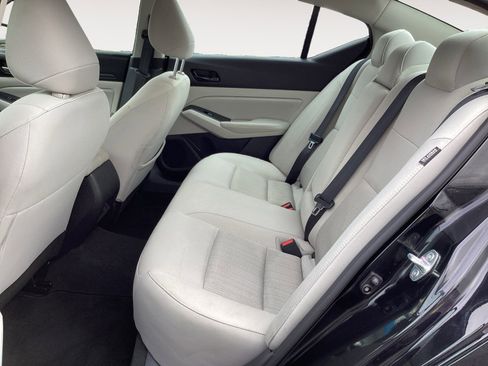 Used 2024 Nissan Altima 2.5 SV FWD image 26