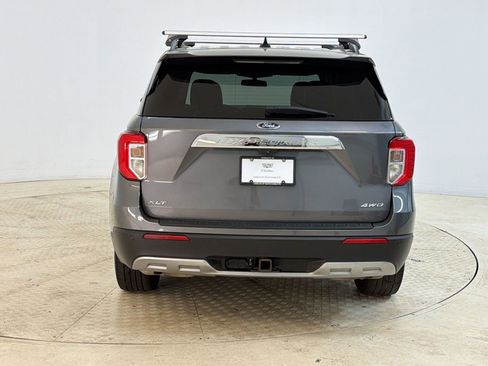Used 2021 Ford Explorer XLT w/ Equipment Group 202A image 10