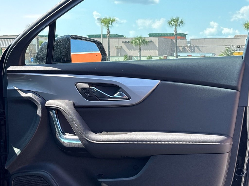 New 2026 Chevrolet Blazer LT w/ Sound & Technology Package FWD image 23