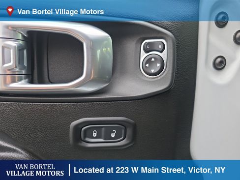 Used 2022 Jeep Wrangler Unlimited Sport image 11