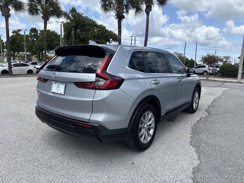 Used 2025 Honda CR-V EX image 4
