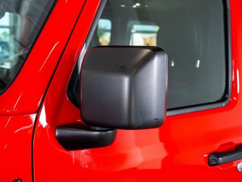 Used 2020 Jeep Wrangler Unlimited Rubicon w/ Dual Top Group image 24