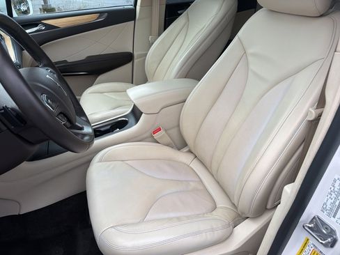 Used 2015 Lincoln MKC AWD w/ Equipment Group 101A Select image 13