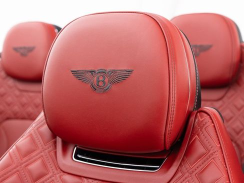 Used 2023 Bentley Continental GT Azure image 25