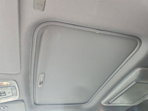 Used 2023 Toyota Sienna Limited FWD image 19