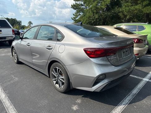 Used 2023 Kia Forte LXS FWD image 3