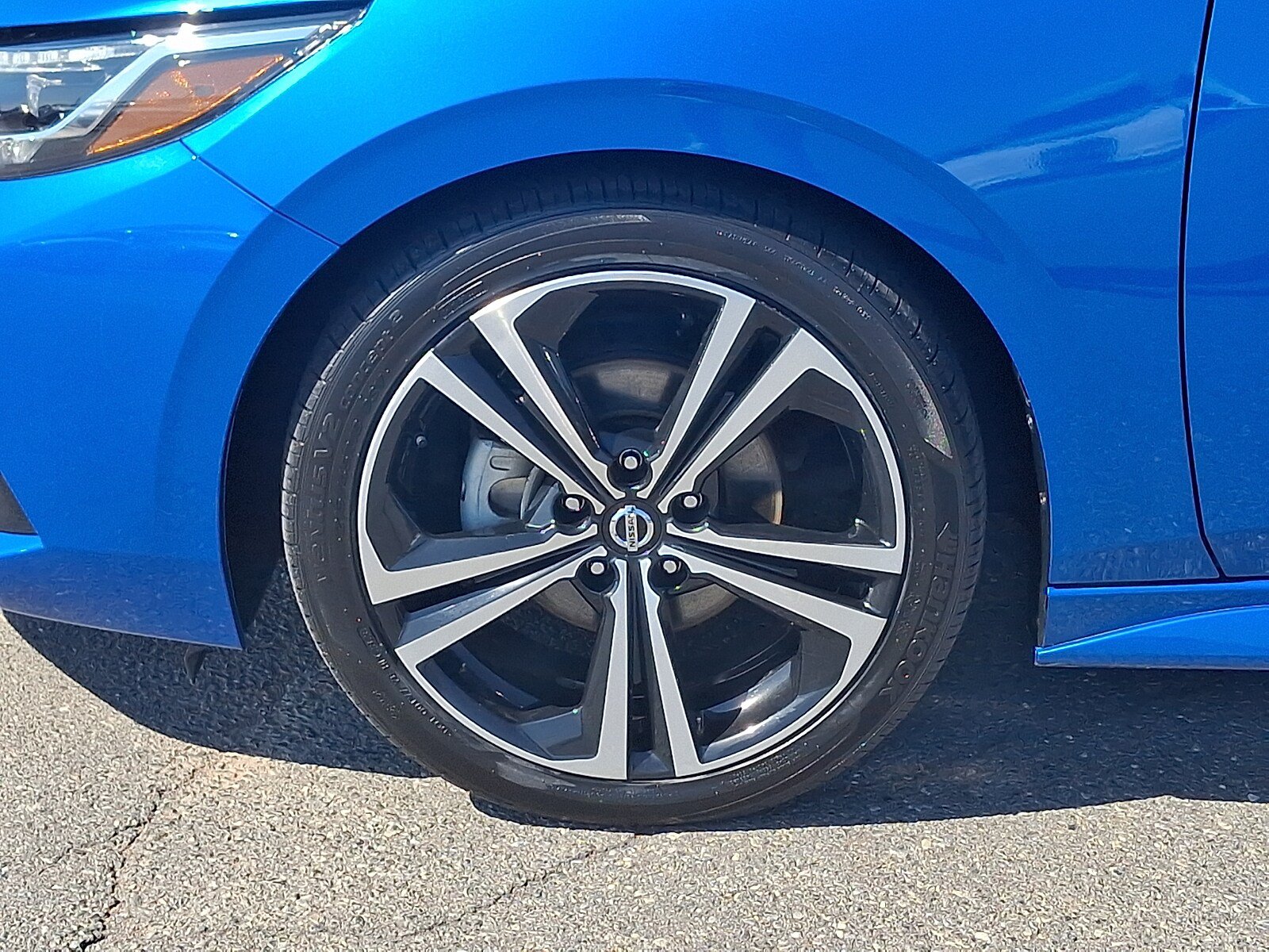 Used 2022 Nissan Sentra SR w/ SR Premium Package FWD image 8