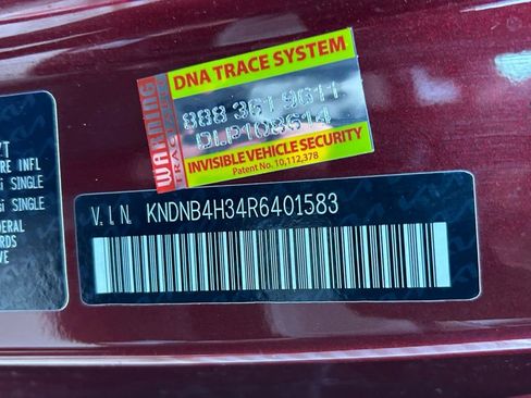 Used 2024 Kia Carnival LX image 77