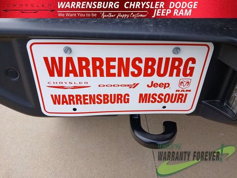 New 2026 Jeep Wrangler Unlimited Sahara AWD/4WD image 32