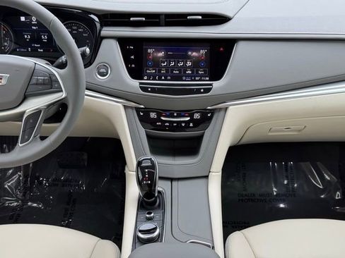 New 2025 Cadillac XT5 Premium Luxury w/ Technology Package FWD image 29